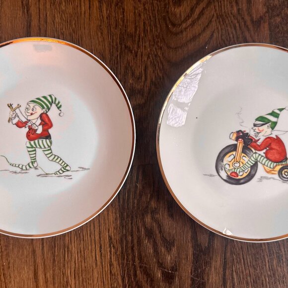 Naughty Elf Plates - Holiday Elf Themed Plate Set of 2 - Picture 1 of 4
